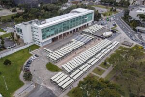 Deputado Delegado Tito Barichello participa junto com Governador Ratinho Junior da entrega de 98 ônibus para renovação da frota do transporte coletivo da Região Metropolitana de Curitiba