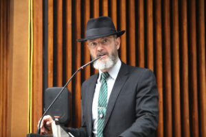 Deputado Tito Barichello se une a 14 parlamentares em Moção Contra o Aborto no Brasil