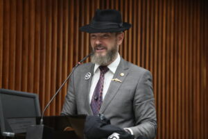 Deputado Xerifão é co-autor de projeto que aperfeiçoa Código da Pessoa com TEA