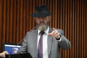Deputado delegado Xerifão solicita reforço urgente no policiamento do bairro Parolin diante de escalada da violência