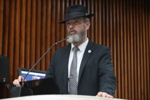 Deputado delegado Xerifão critica proposta de aumento de cadeiras na Câmara Federal