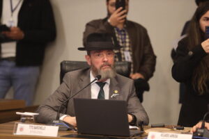 Deputado Delegado Xerifão Representa Contra Professora da UFFS por Declaração Comemorando Morte de Ativista Conservador