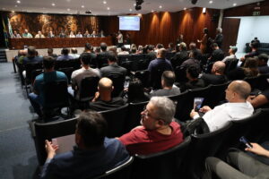 Deputado Tito Barichello promove audiência pública sobre porte de armas para vigilantes no Paraná