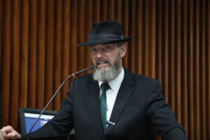 Deputado Delegado Xerifão propõe ampliação do atendimento a mulheres com câncer de mama vítimas de violência