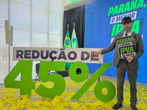 Deputado Delegado Xerifão participa de sanção da lei que reduz IPVA no Paraná