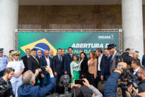 Deputado Delegado Xerifão participa de cerimônia que marca o início da Semana da Pátria no Paraná