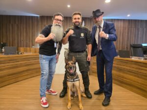 Deputado Delegado Xerifão apresenta projeto que garante assistência vitalícia a animais de serviço do Estado