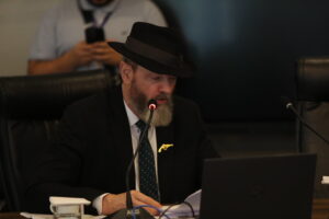 Deputado Delegado Xerifão critica governo federal por recorde de feminicídios e destaca queda dos índices no Paraná