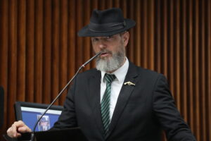 Projeto que incentiva doação de cabelos para pacientes com alopecia decorrente de tratamentos oncológicos é aprovado na Alep