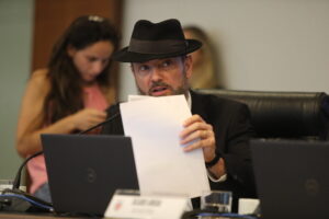 Deputado Delegado Tito Barichello aciona Ministério Público PR contra Luana Piovani por suposta intolerância religiosa