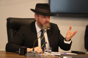 Deputado Delegado Barichello propõe diretrizes para tratamento da obesidade no Paraná