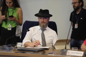 Comissão de Segurança Pública aprova projetos voltados à proteção de mulheres e pessoas vulneráveis