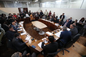 Conselho de Ética se reúne para definir futuro de Freitas em caso de invasão ao supermercado Muffato