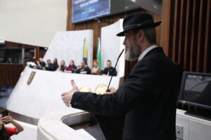 Delegado Xerifão destaca projetos que valorizam artistas e fortalecem o turismo do rock no Paraná