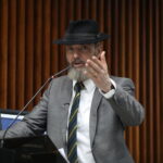 Deputado Delegado Xerifão ocupa tribuna em apoio a motofretistas e motoristas de aplicativo